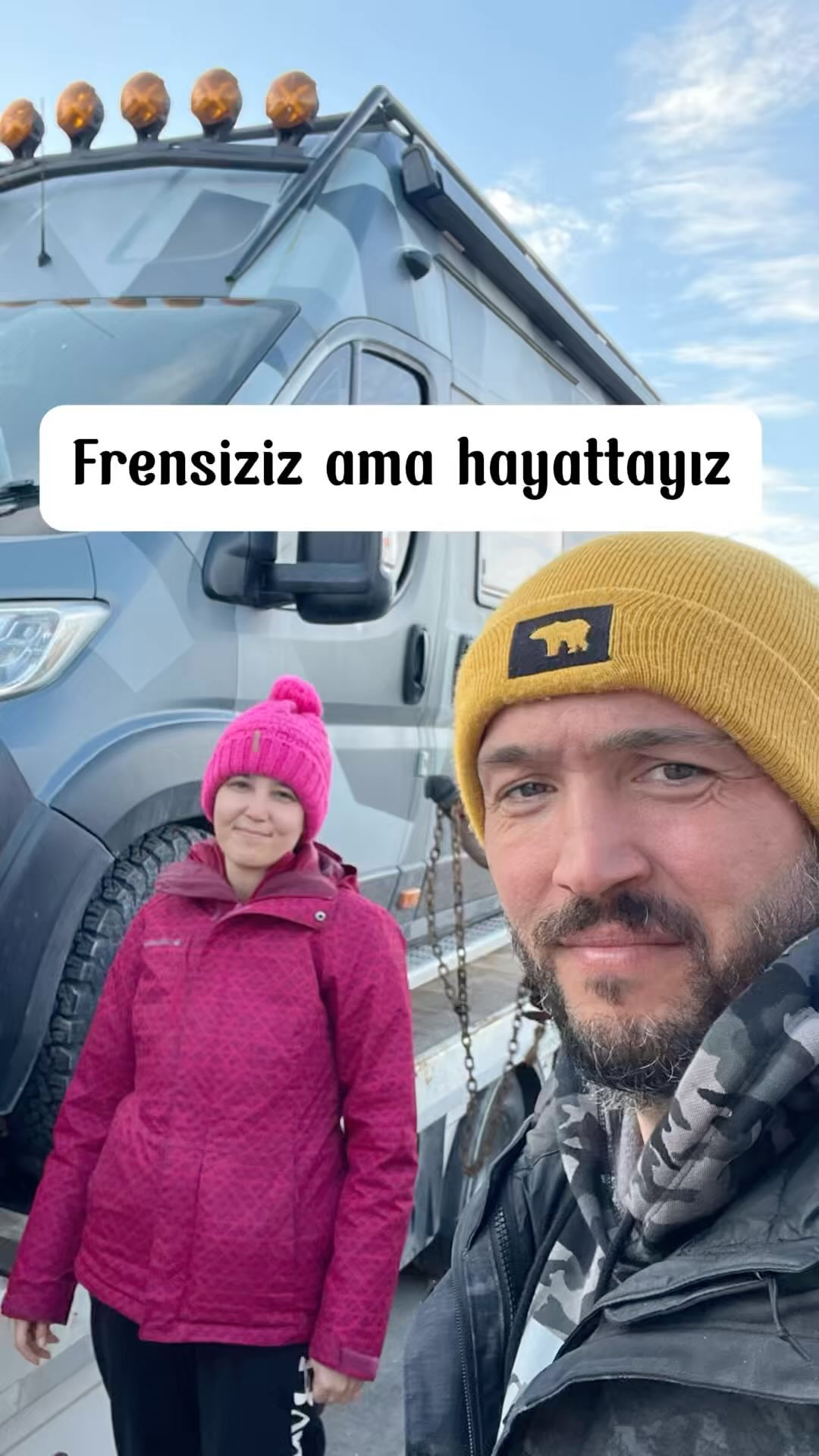 Hayatta olduğumuza hala şükrediyoruz. Kayseri’de başımıza gelenleri Allah kimseye yaşatmasın. 🙏Büyüklerimizin duaları korudu heralde, iki kez çok çok ucuz atlattık ama yetkili servise gitmemeyi de öğrendik, hatta onlar öğrettiler.Sizce sanayi mi yoksa yetkili servis mi? Yorumlarınızı bekliyoruz. Hatta varsa iyi ustalarınız paylaşın biz de öğrenelim. 🙏(Marka göründüyse zorunluluktan #reklam yazalım.)